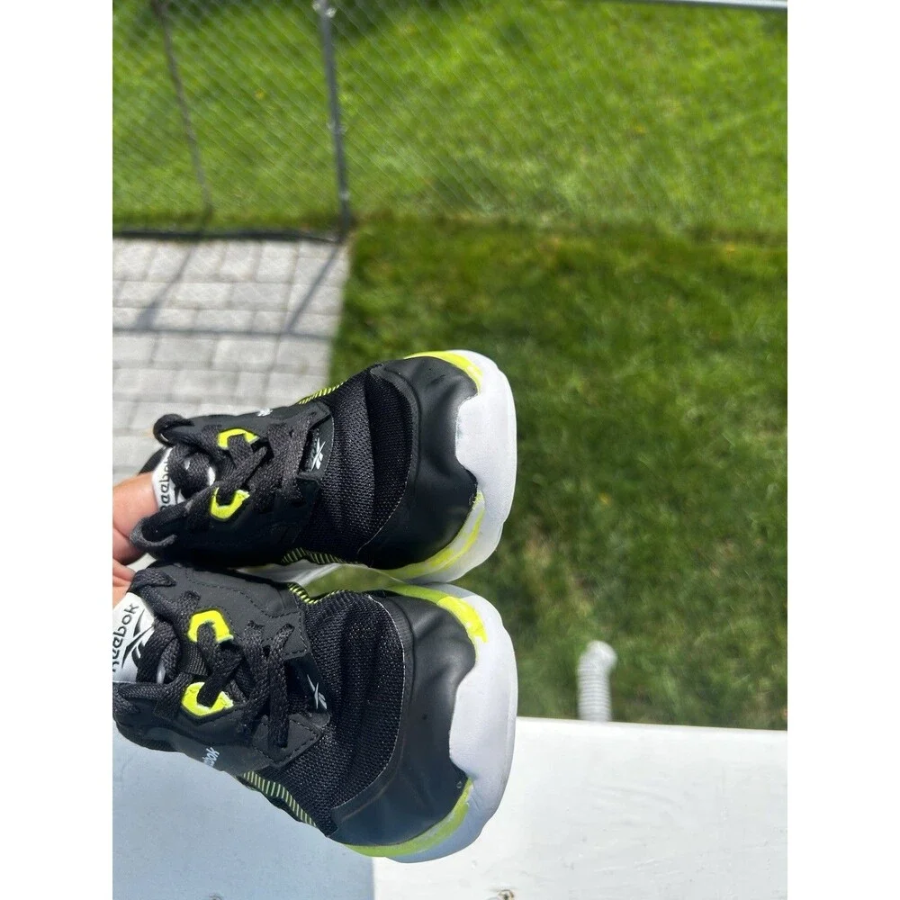 Reebok Boys Running Shoes Black Neon Yellow Size 1K